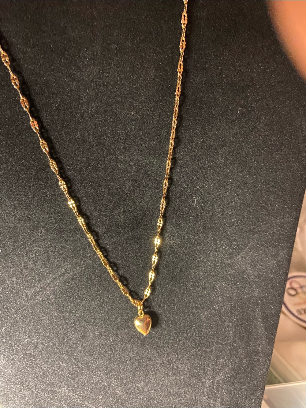 Gold Heart Pendant Necklace - Classic Women's Jewelry